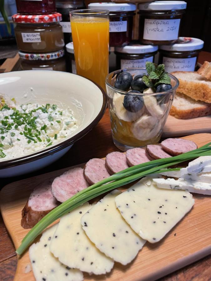 Folwark Goscino-Dwor Bed & Breakfast Eksteriør bilde